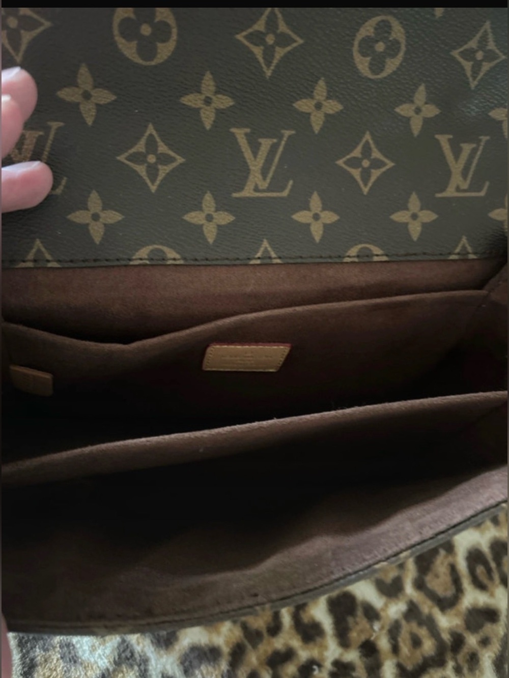 Brown leather LV iconic Monogram Crossbody Bag - Picture 5 of 14